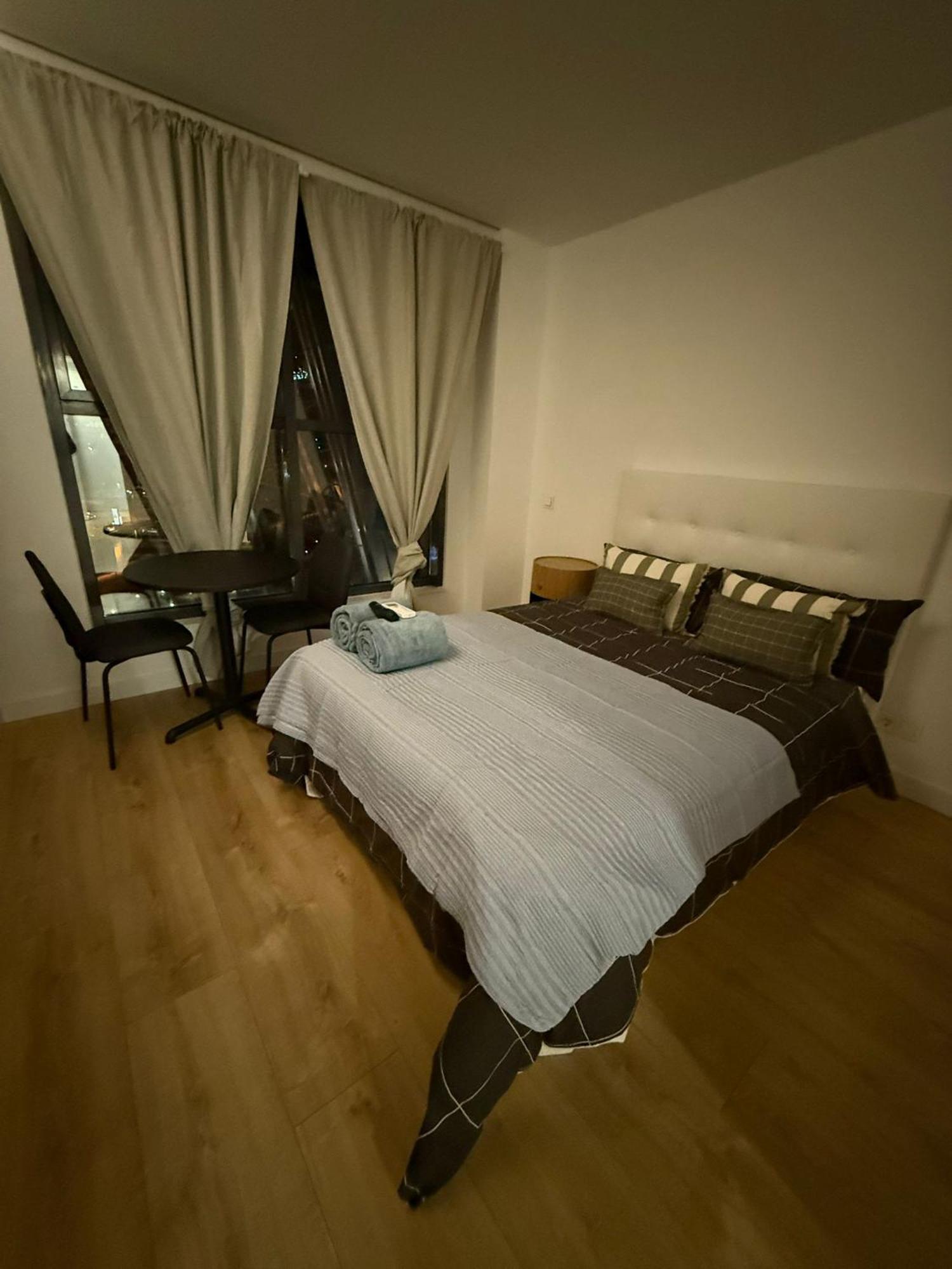 To Room Madrid Castellana Kültér fotó