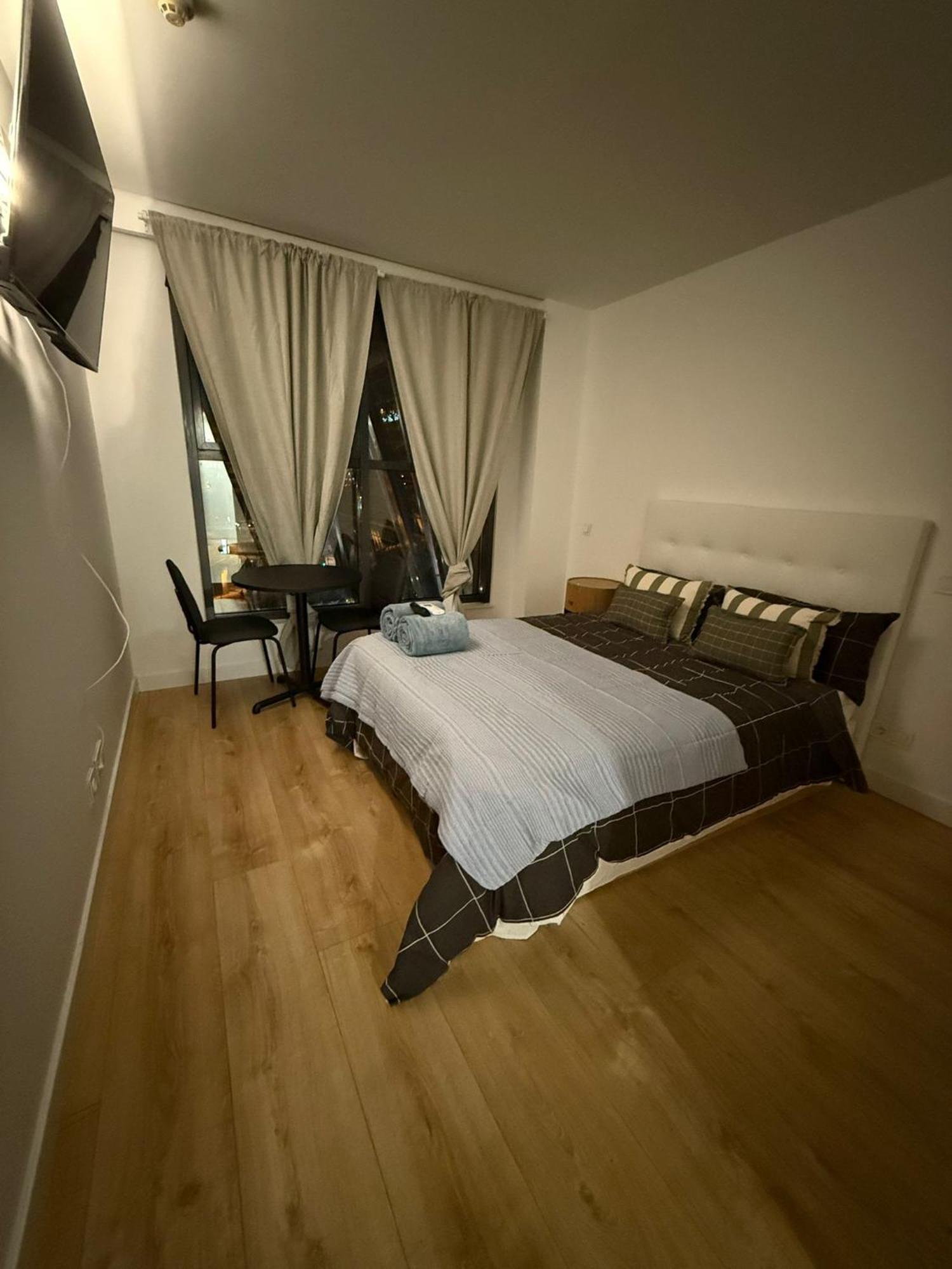 To Room Madrid Castellana Kültér fotó